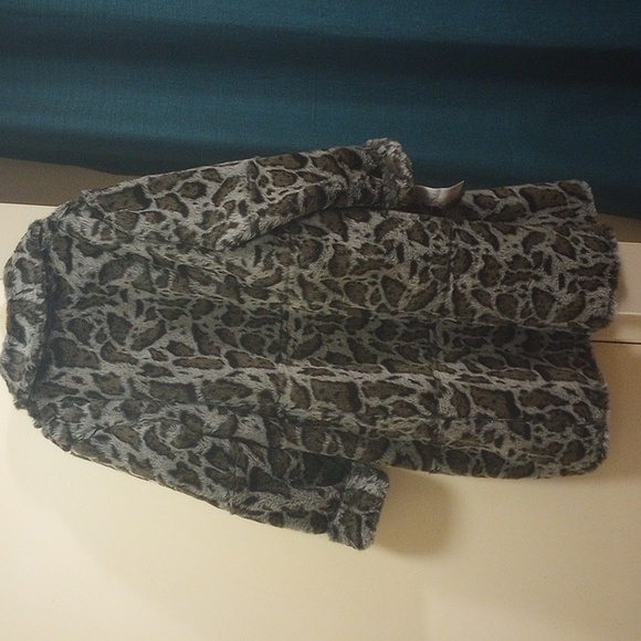 Reversible Leather Faux Fur Coat - Picture 13 of 17